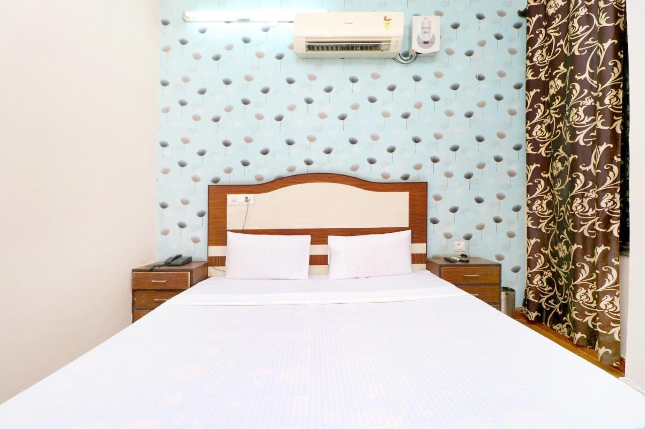 Spot On 43045 Hotel Vivek Plaza Shahpur  ภายนอก รูปภาพ